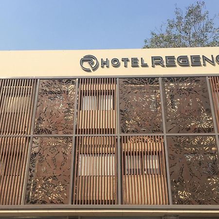 Hotel Regency Surat Eksteriør bilde