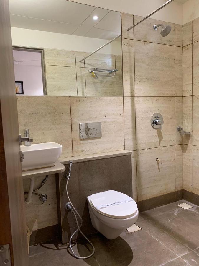 Hotel Regency Surat Eksteriør bilde